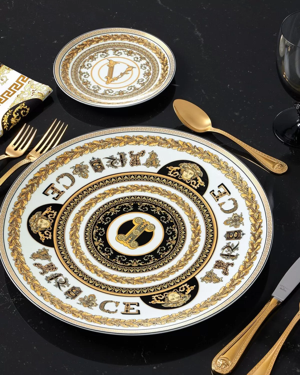 Versace Assiette I Virtus Alphabet 33 Cm