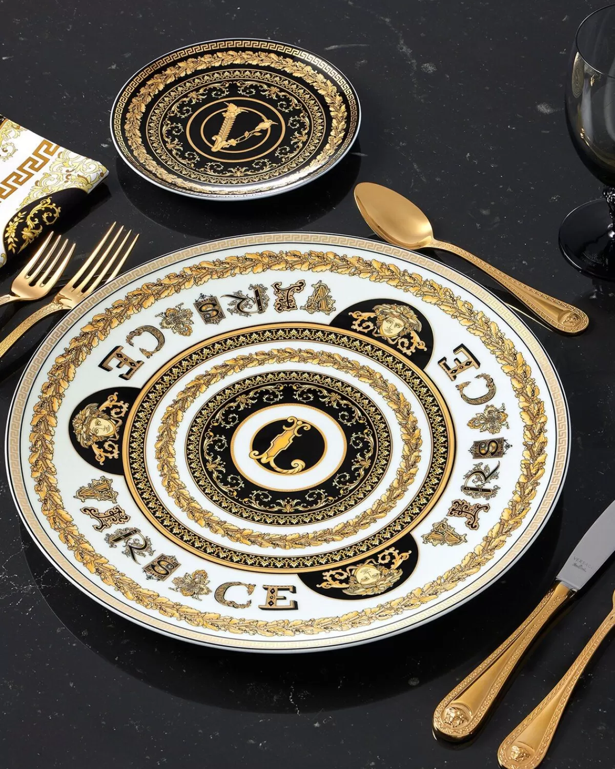 Versace Assiette L Virtus Alphabet 33 Cm