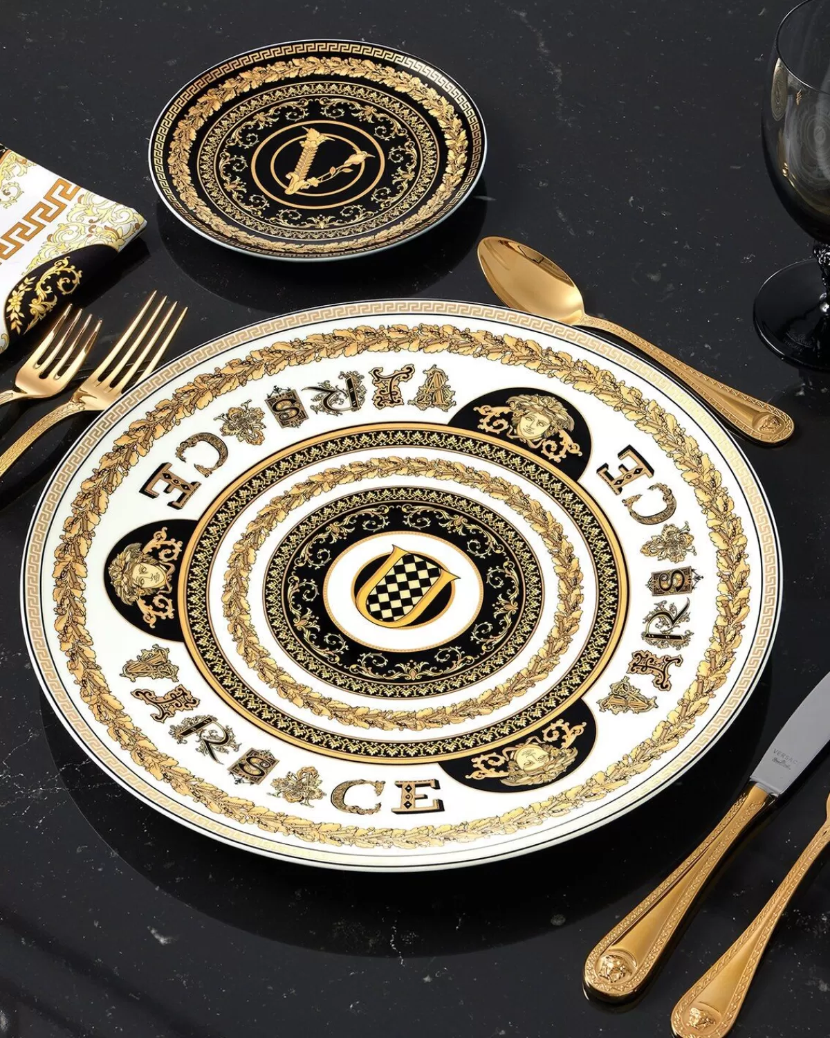 Versace Assiette U Virtus Alphabet 33 Cm