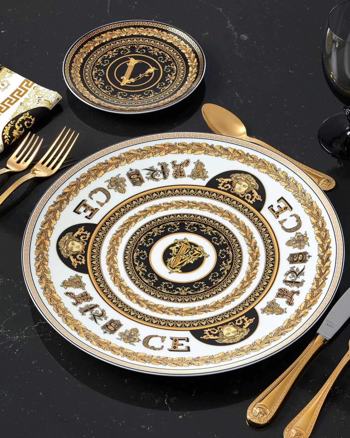 Versace Assiette V Virtus Alphabet 33 Cm